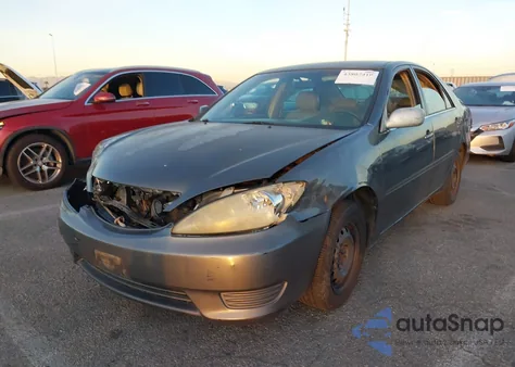2005 Toyota Camry Le из США, поврежденный, VIN 4T1BE32K05U561093